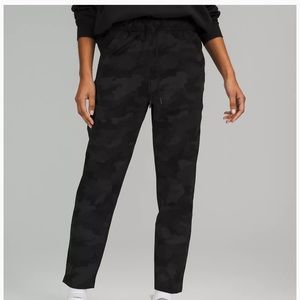 NWT LuluLemon Stretch High-Rise Pant